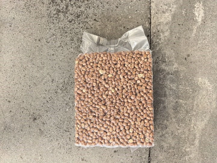 Vacuum-Packaged Nuts Vacuum-Packaged Nuts